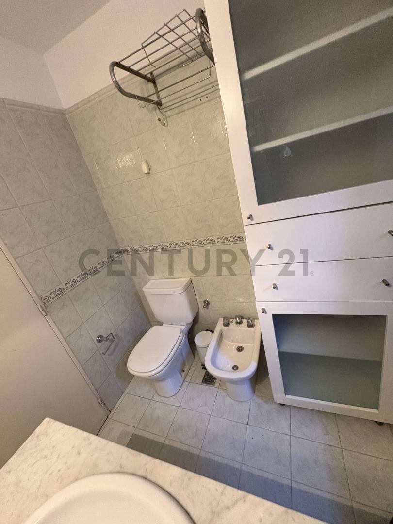 Foto de VENTA DEPARTAMENTO 3 - 4 AMBIENTES CON BALCON VILLA DEVOTO APTO CREDITO, imagen 4