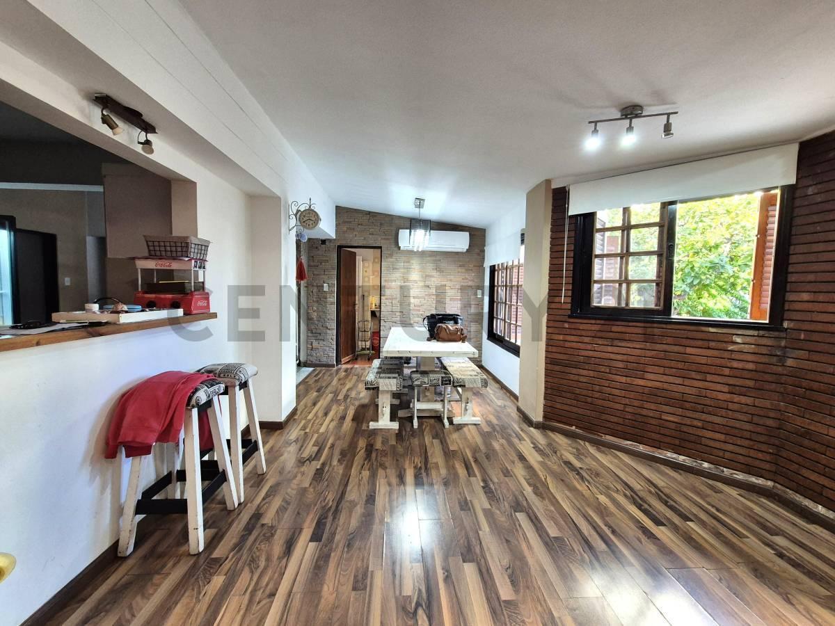 Foto de VENTA CASA 5 AMBIENTES REFACCIONADA EN LOTE PROPIO CON QUINCHO, PILETA, imagen 4