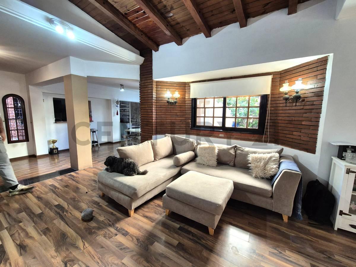 Foto de VENTA CASA 5 AMBIENTES REFACCIONADA EN LOTE PROPIO CON QUINCHO, PILETA, imagen 3