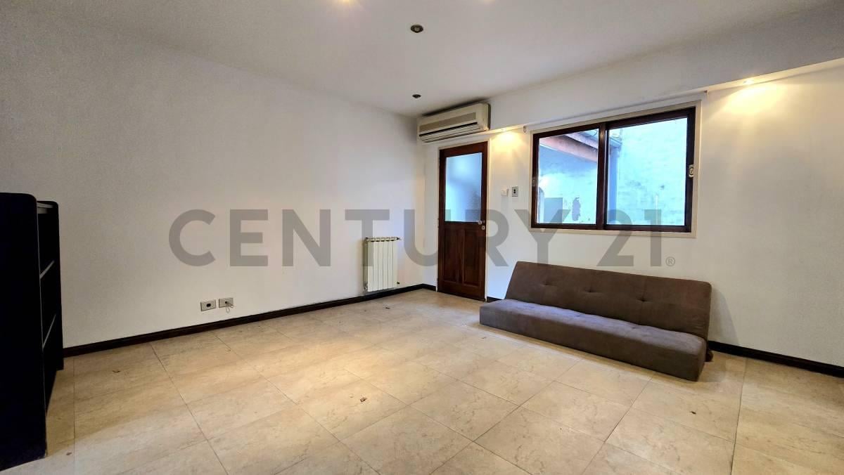 Foto de CASA VENTA COCHERA 5 AMBIENTES PATIO PARRILLA . VICTORIANO MONTES 4300, imagen 4
