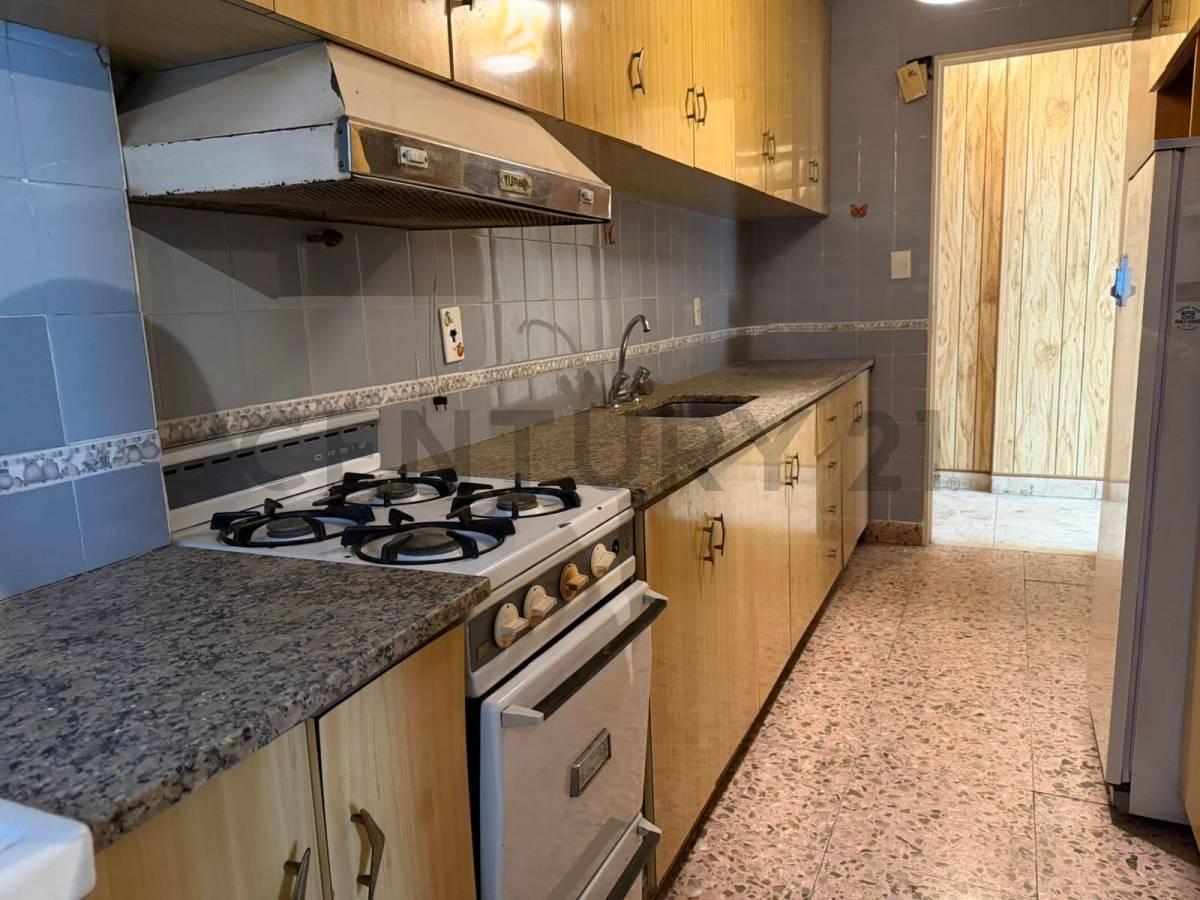 Foto de VENTA DEPARTAMENTO 4 AMBIENTES AL FRENTE BALCON CORRIDO EN CORRIENTES, imagen 4