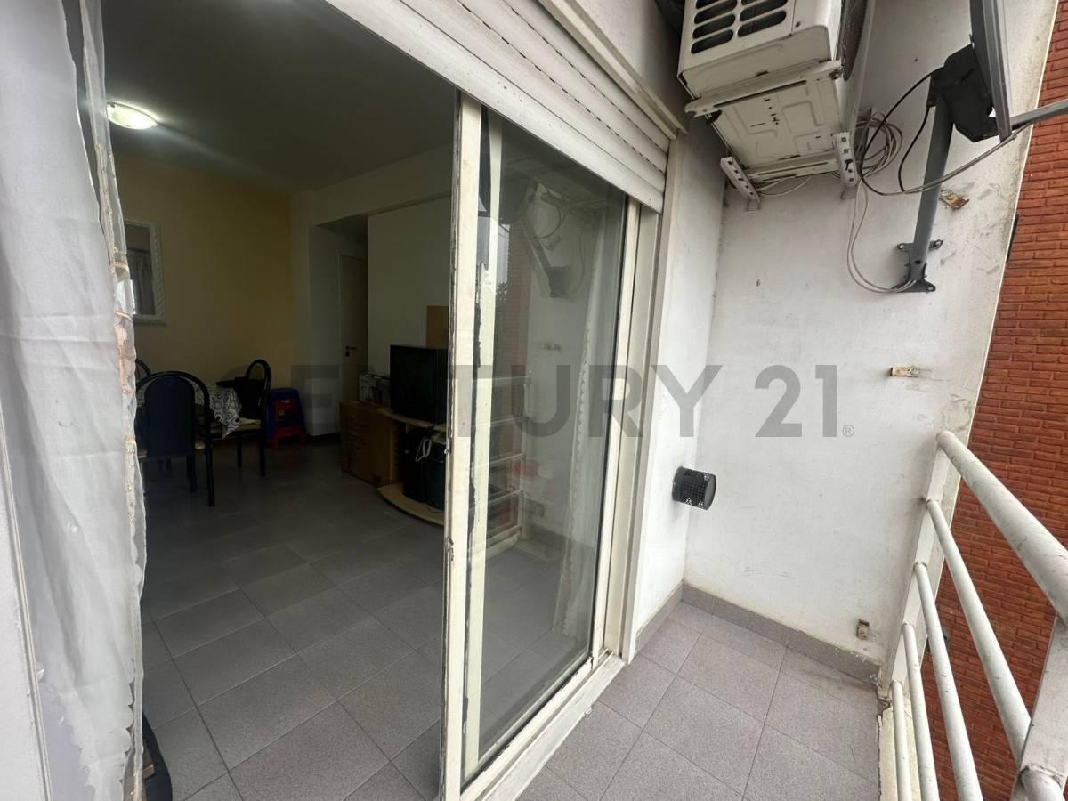 Foto de VENTA DEPARTAMENTO 3 AMBIENTES CON BALCÓN EN SAENZ PEÑA, imagen 5