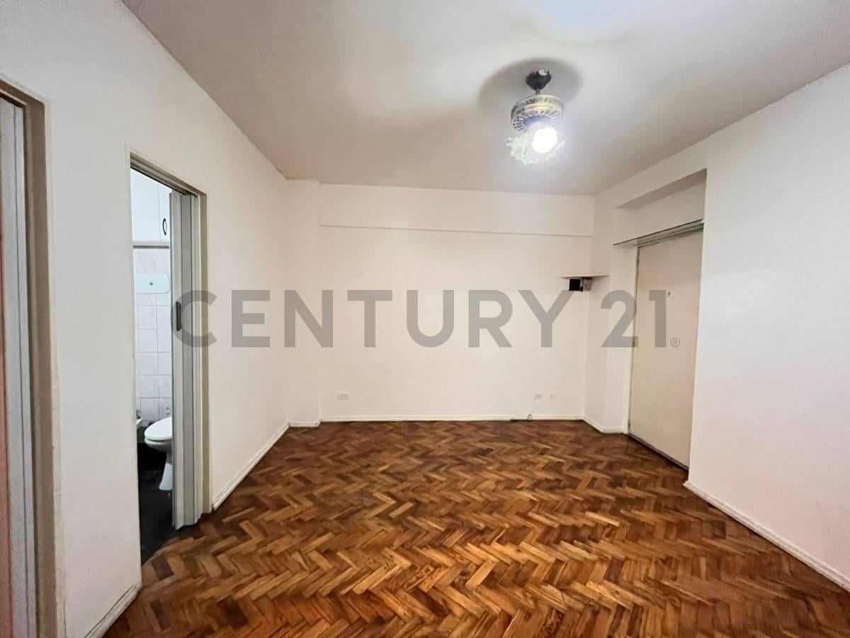 Foto de VENTA DEPARTAMENTO MONOAMBIENTE CON PATIO CUBIERTO EN PALERMO- CAÑITAS, imagen 1