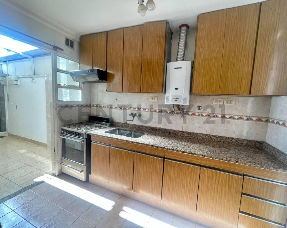 Foto de VENTA DEPARTAMENTO 3 - 4 AMBIENTES + ESCRITORIO POMPEYA 2 PATIOS APTO, imagen 4