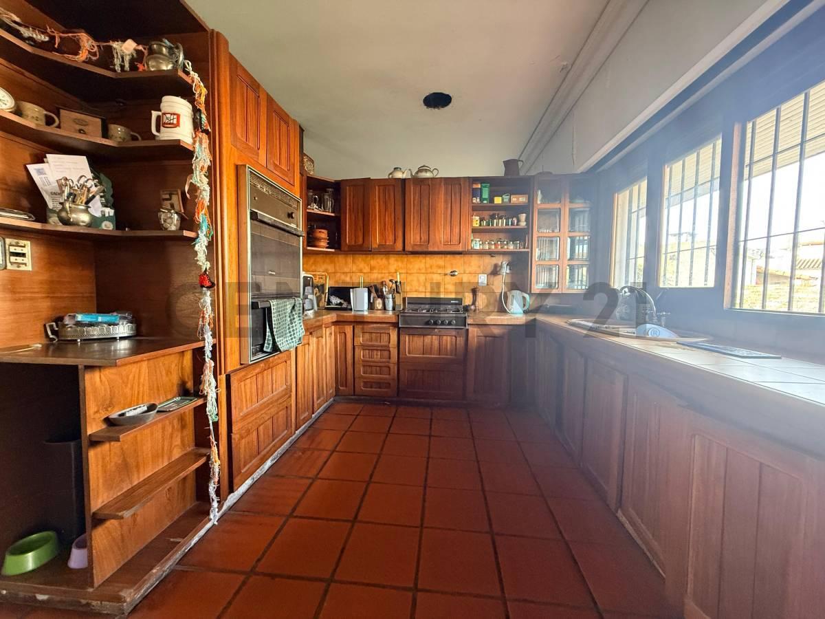 Foto de VENTA CASA 6 AMBIENTES EN QUILMES - APTO CRÉDITO, imagen 2