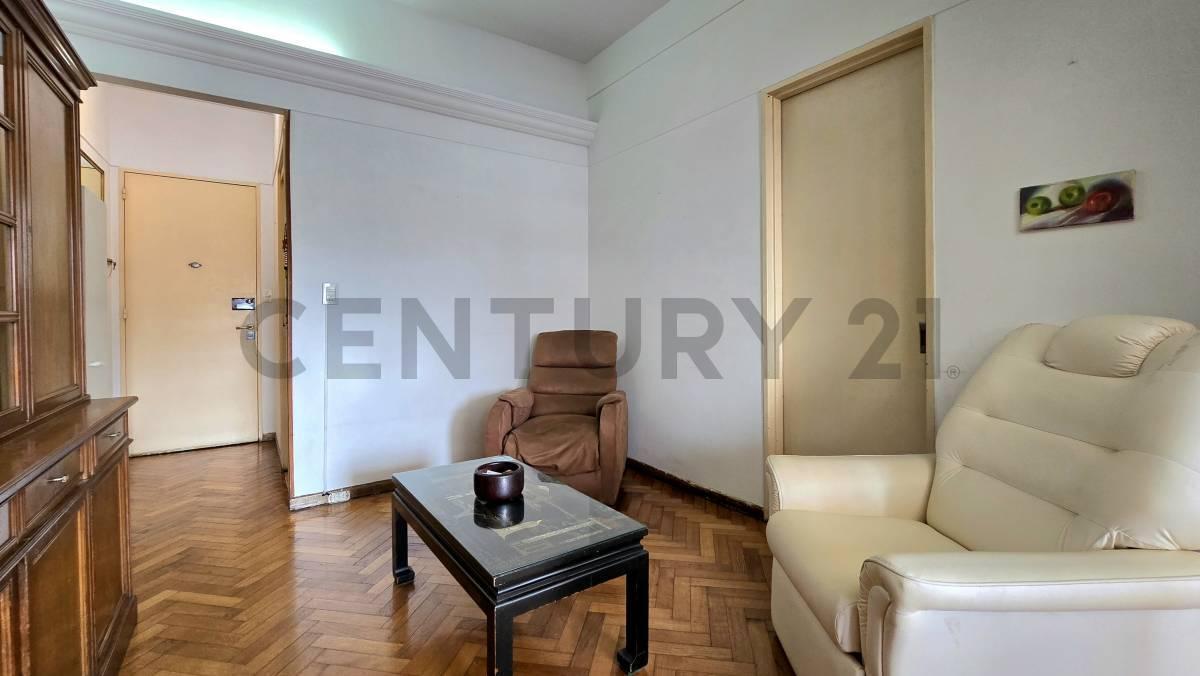 Foto de VENTA DPTO 3 AMB./DEPENDENCIA LUMINOSO CONTRAFRENTE. APTO CRÉDITO AV, imagen 4