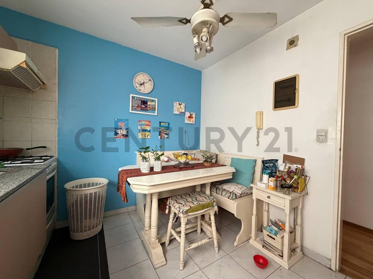 Foto de Venta Semipiso de 4 AMBIENTES - COCHERA -SUPER LUMINOSO - EXCELENTE, imagen 4
