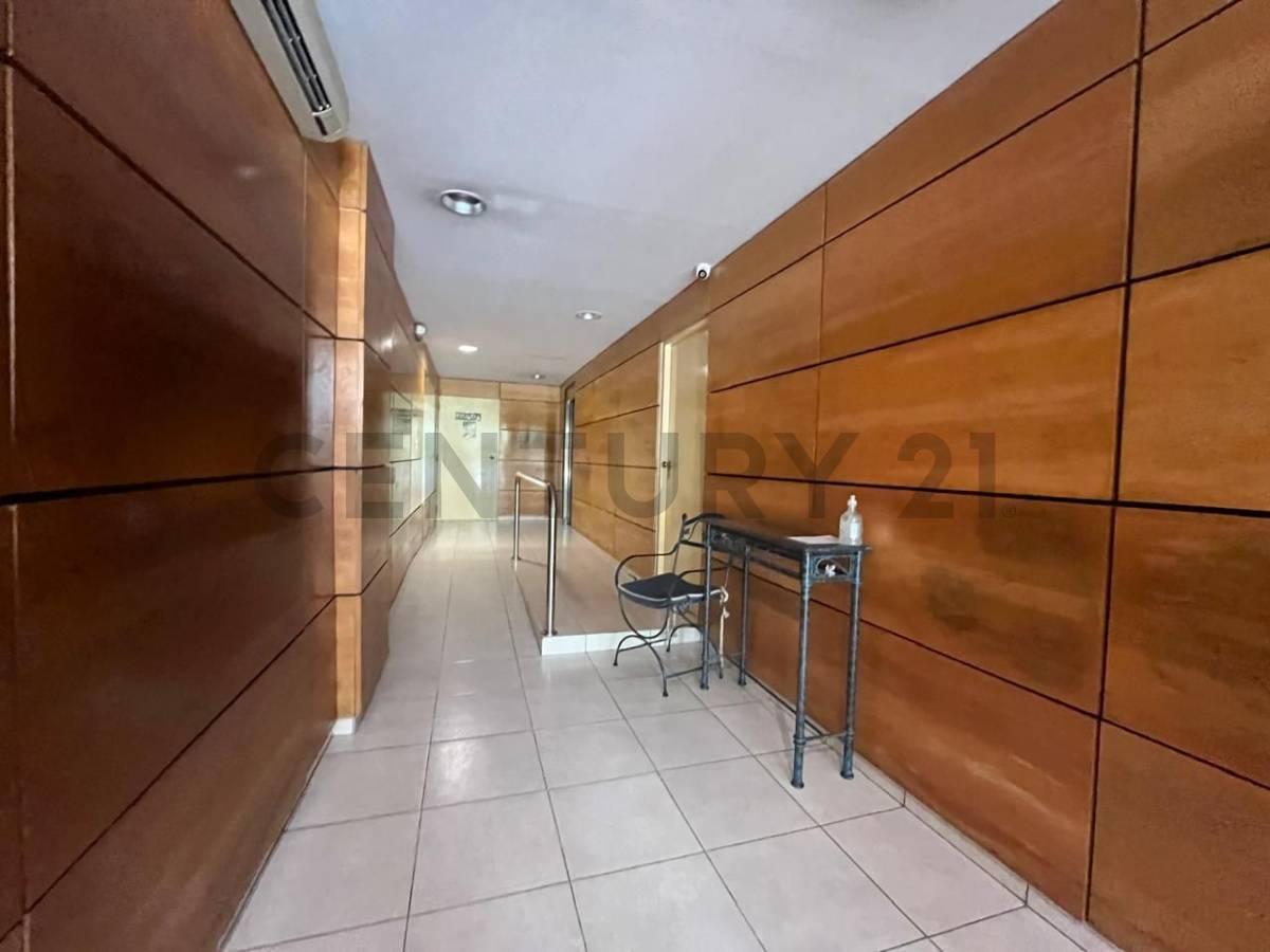 Foto de Venta Semipiso de 4 AMBIENTES - COCHERA -SUPER LUMINOSO - EXCELENTE, imagen 2