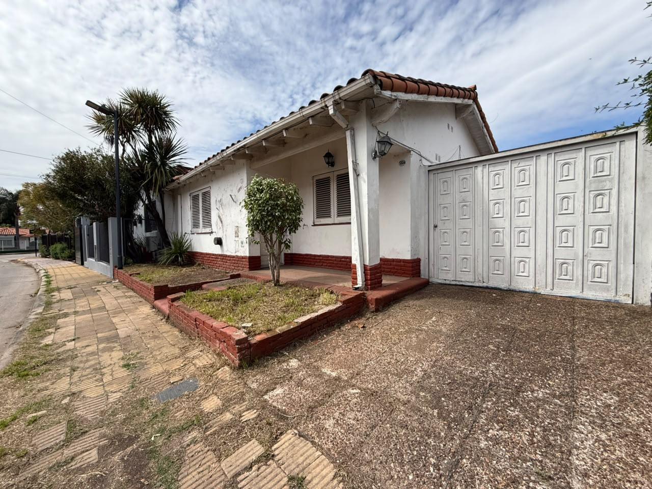 Foto de VENTA CASA LOTE PROPIO CON JARDÍN Y PILETA SAAVEDRA, imagen 5
