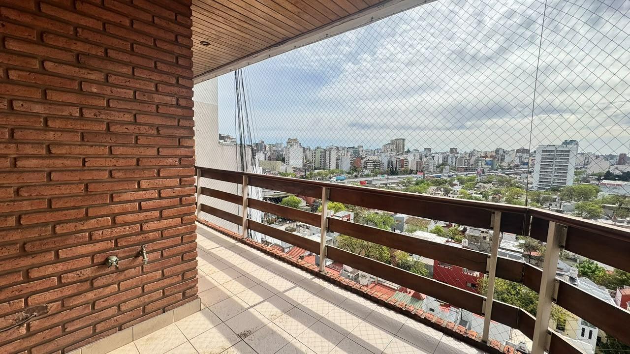 Foto de ALQUILER 2 AMBIENTES EN PARQUE CHACABUCO – PISO 10, SUPER LUMINOSO, imagen 2
