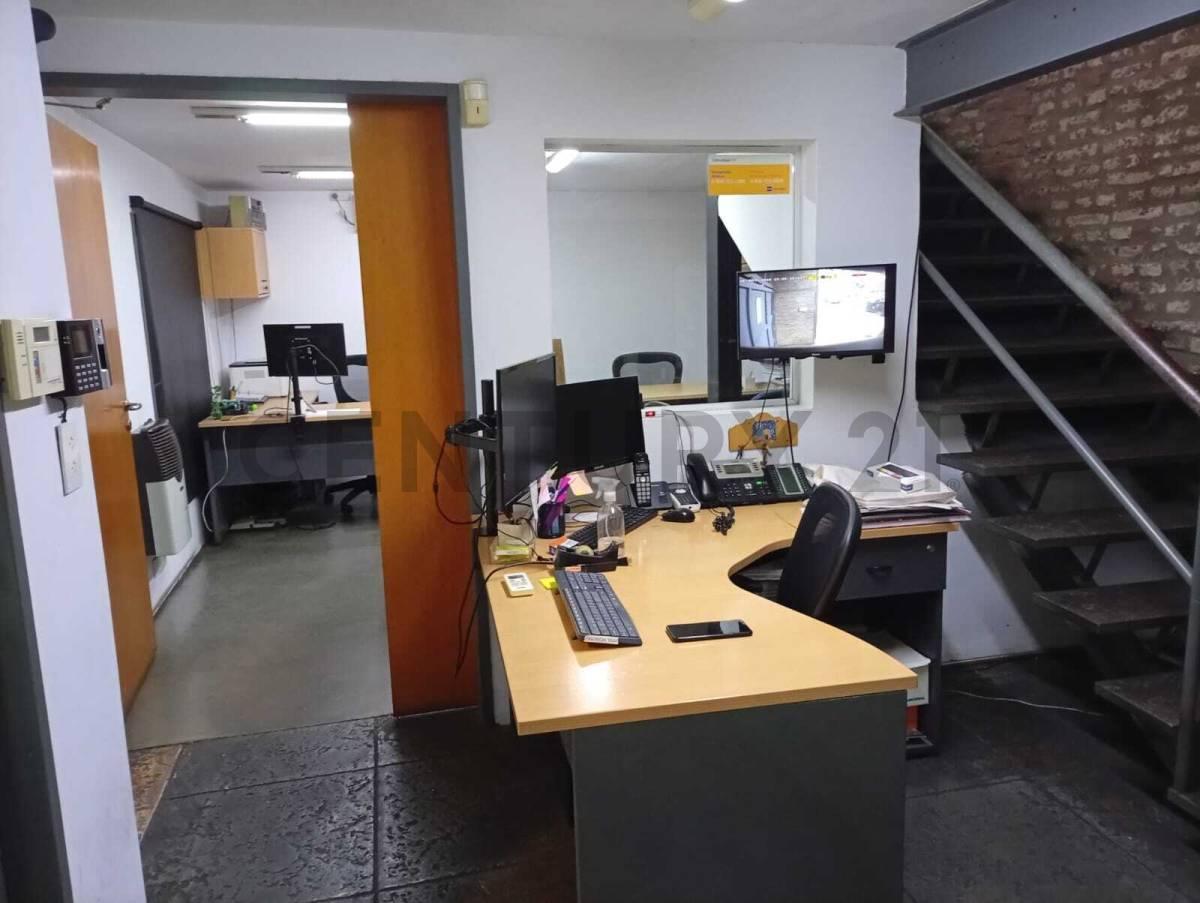 Foto de VENTA DE OFICINAS MAS GALPON Y LOCAL EN VILLA URQUIZA, imagen 4