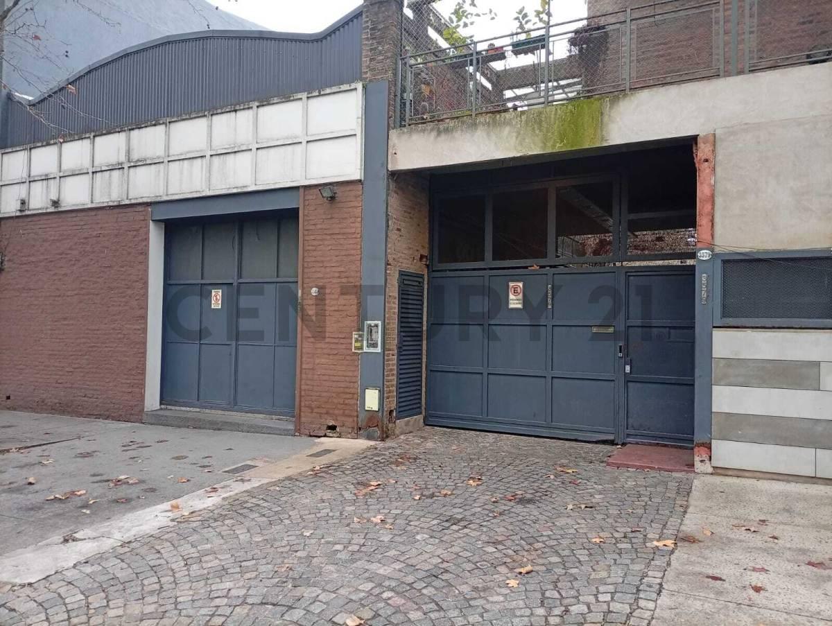 Foto de VENTA DE OFICINAS CON GRAN LOCAL COMERCIAL EN VILLA URQUIZA, imagen 2