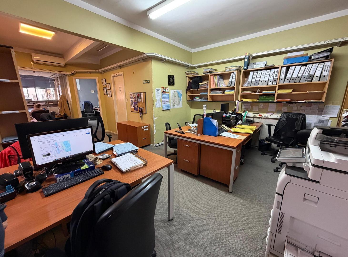 Foto de VENTA OFICINA APTA VIVIENDA- MONSERRAT, imagen 2