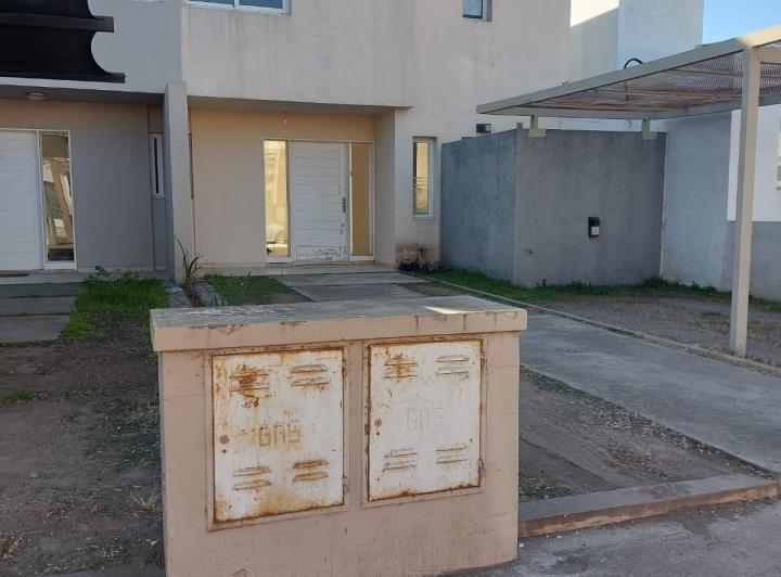 CLAROS DEL BOSQUE//DUPLEX//3 DORMITORIOS//2 Pisos// 1