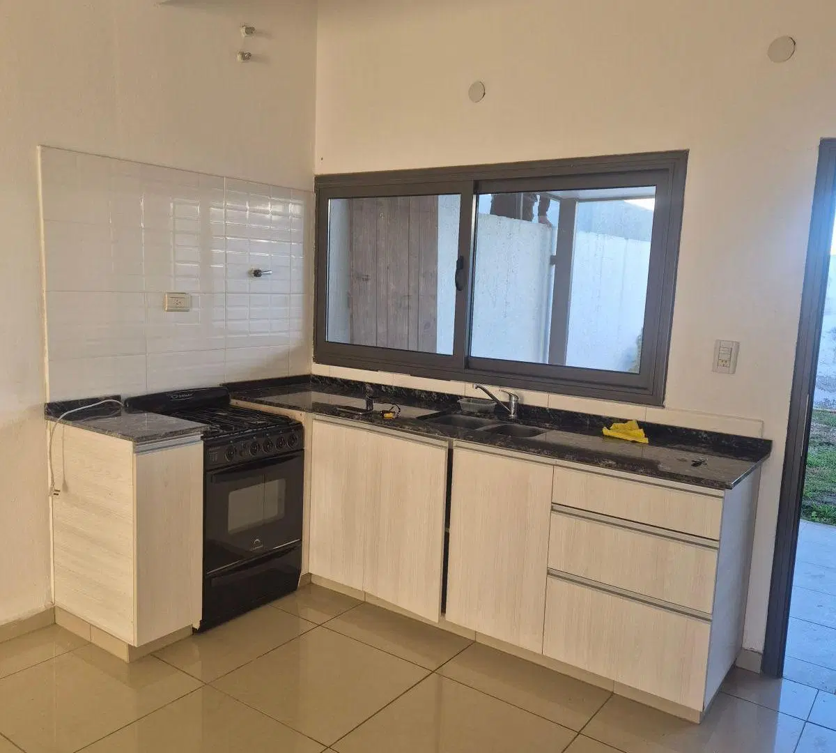 Duplex Alquiler // 2 dormitorios // Patio // Manantiales 2