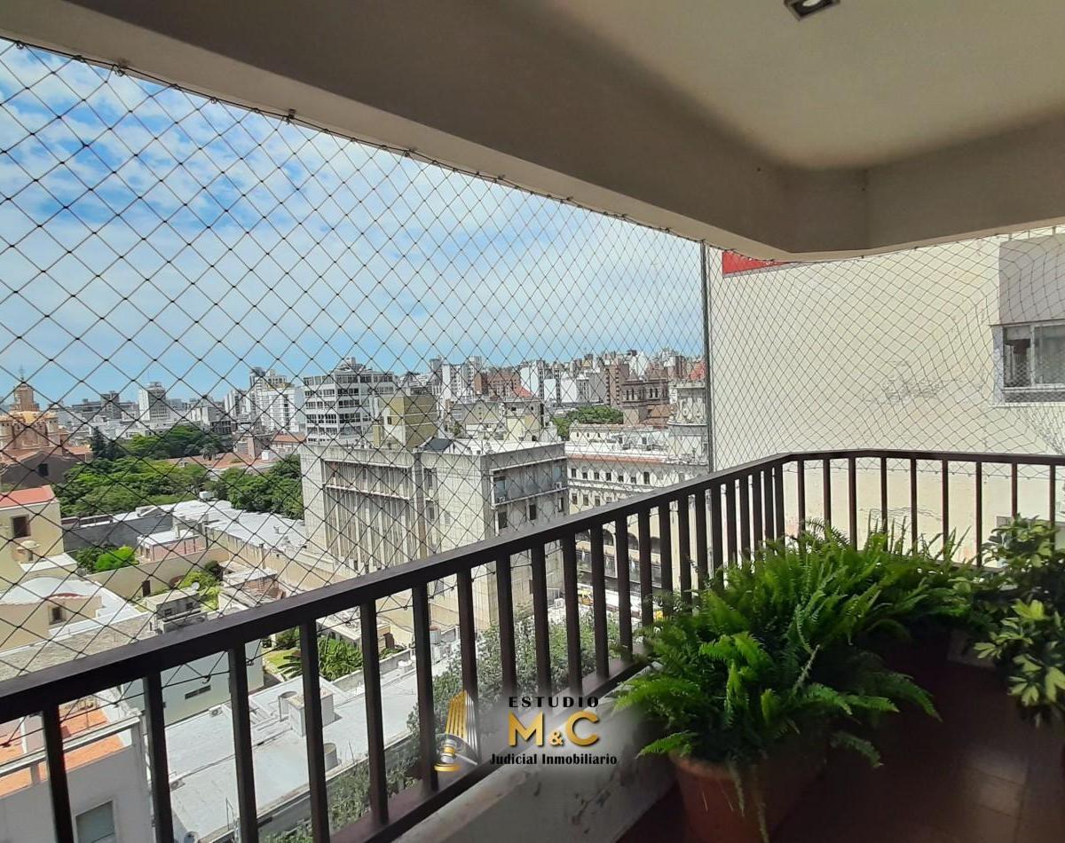 Elegante Piso de Jerarquia en El Centro de Cordoba - 250 m con 4 Hab 4 Bañ 2 Coch 4