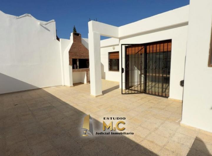 Alquilo - Dpto 2 Dorm con patio en B° Talleres 5
