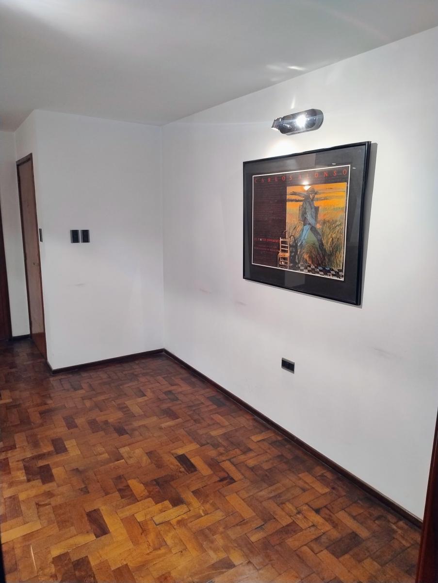 Frente Patio Olmos. Depto 4 Dorm., C/cochera, 2 Balcones y 3 Baños. 4