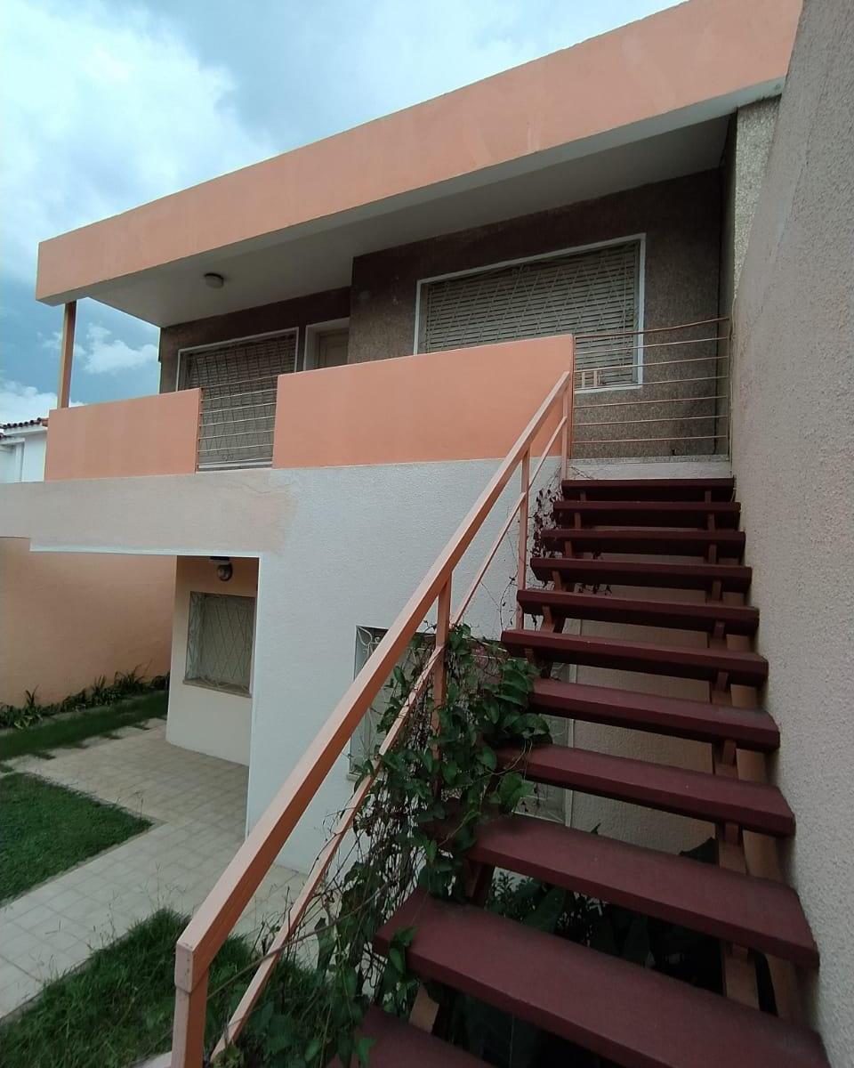 Alto Alberdi VENDO CASA 2 dorm, 2 baños, cochera y patio + DEPTO 1 dorm, terraza