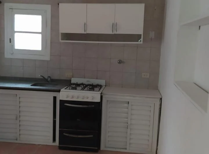 B° Villa Belgrano AQUILO CASA 3 dormitorios, baño, cochera y patio con asador 3