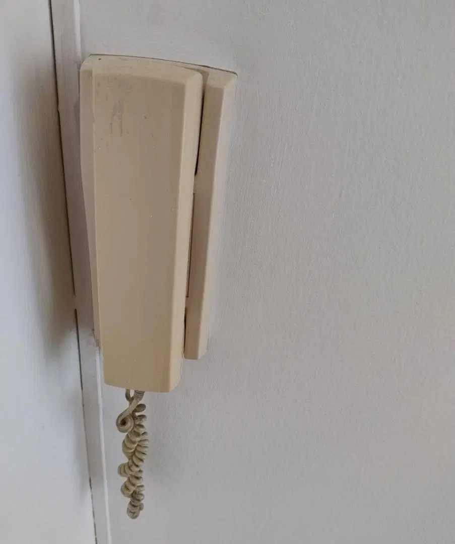B° Centro. ALQUILO OFICINA c/ baño. Excelente Ubicación. Corro esq Bv. San Juan 5