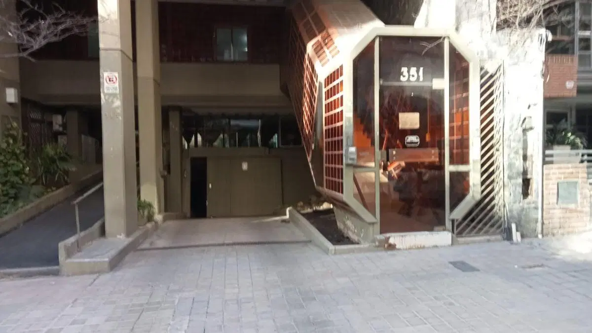 B° Nueva Córdoba VENDO Cochera, edifico c/ cámaras, ascensor y seguridad. Calle Obispo Oro 3
