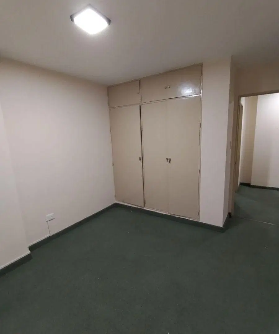 Bº Centro. AQUILO depto de 2 dormit + escritorio, con cocina separada. 2
