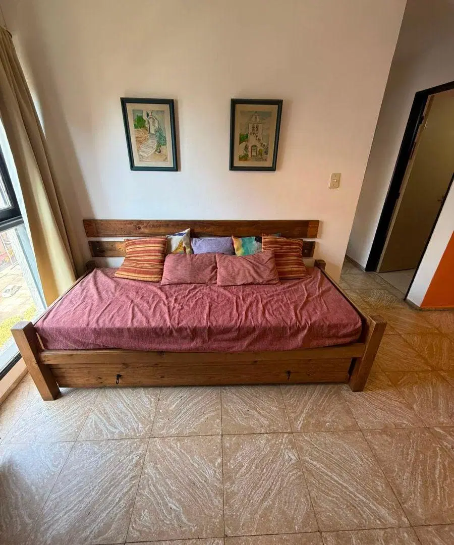 VENDO Depto amoblado de 1 dormitorio. Sobre cañada casi esquina Bv. San Juan 2