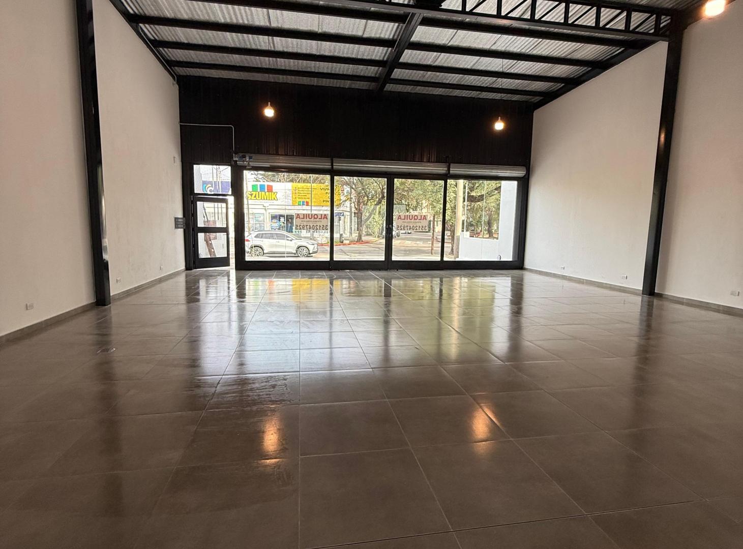 Local comercial en Alquiler
