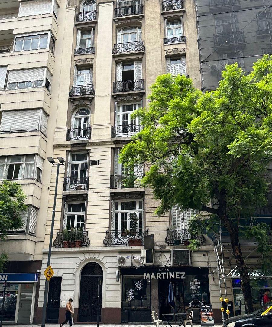 Edificio Centenario de Estilo Frances de Gran Categoría Piso de 6 Ambientes, Santa Fe Al 900 baulera