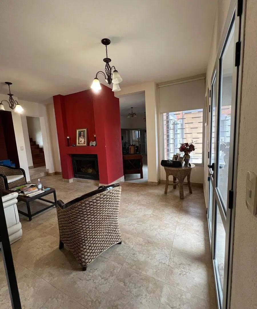 Venta Gran Casa con pileta y Vista al lago en Potrero de Garay 2