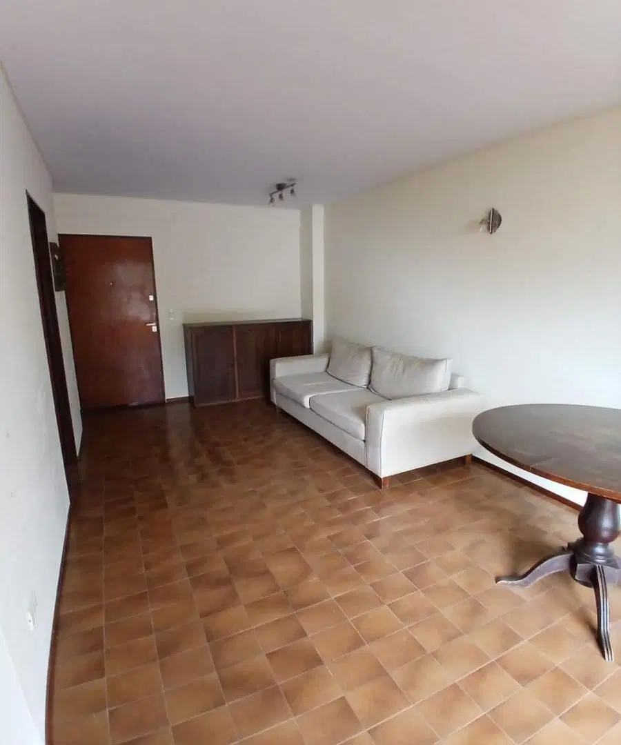 Departamento en alquiler, de 2 ambientes, con cochera. 5