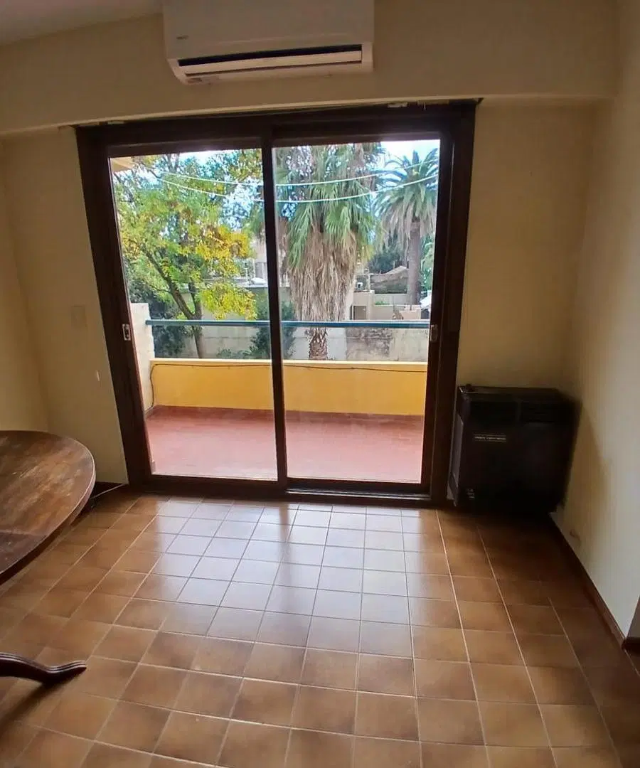 Departamento en alquiler, de 2 ambientes, con cochera. 2