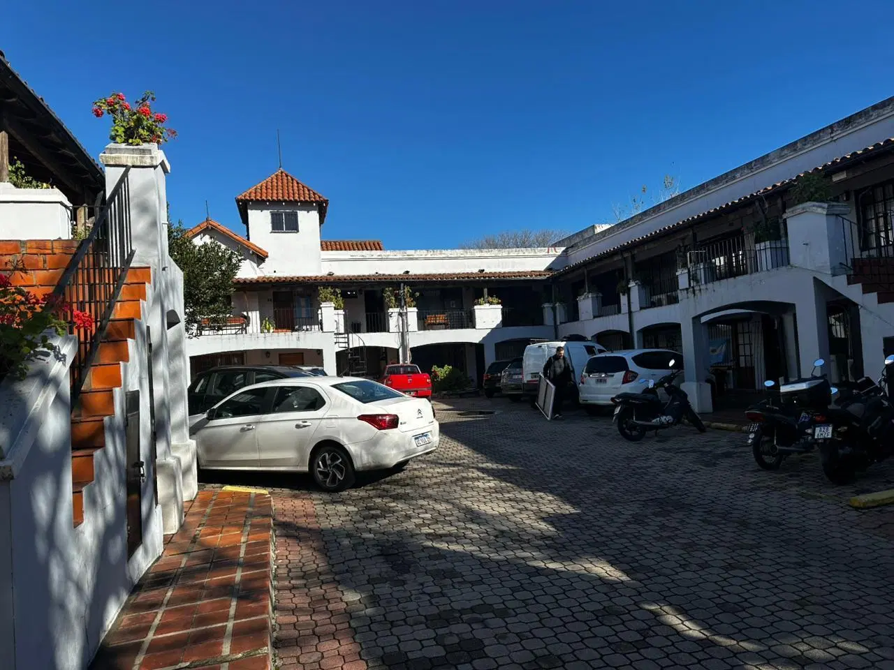 Local en el paseo de Fleming de 25m2 3