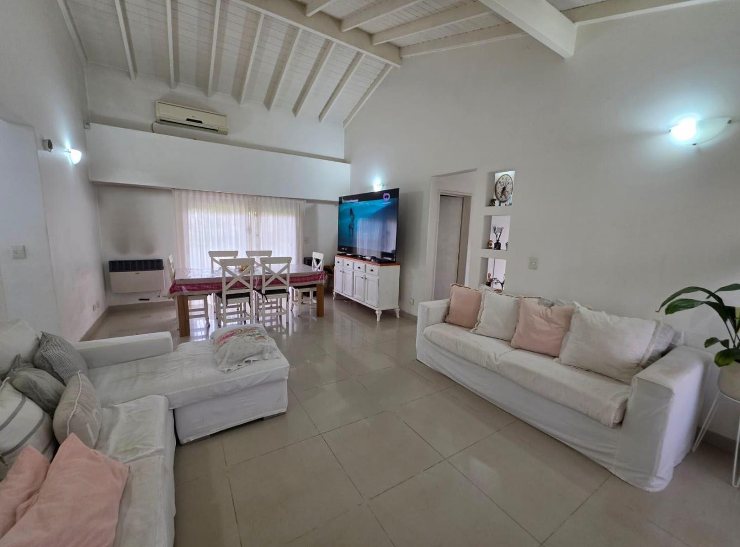 Foto de Casa 4 Ambientes con Galeria, Parque y pileta en Benavidez., imagen 3