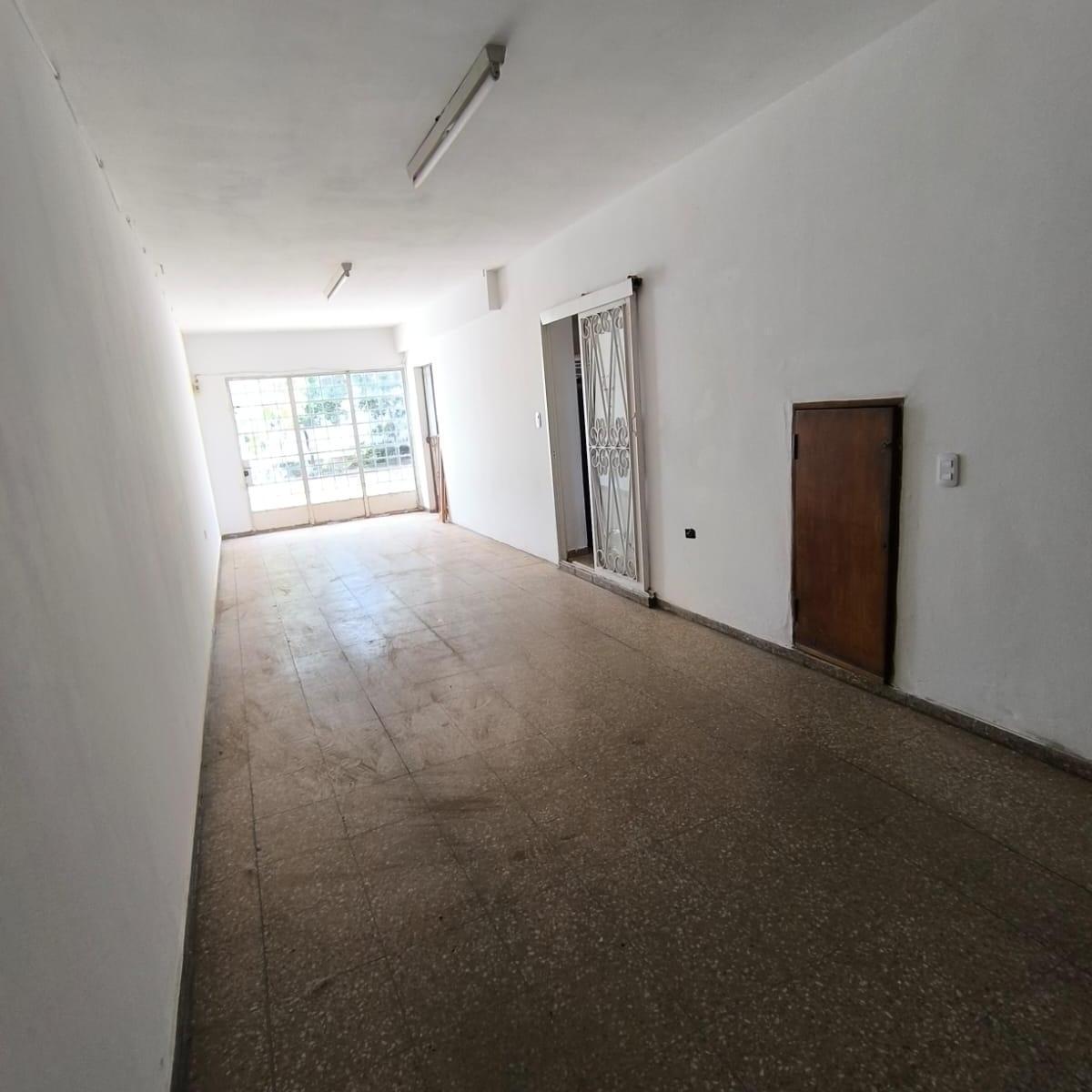 Amplia Casa en Venta Barrio Uritorco - Dean Funes Al 4100 2