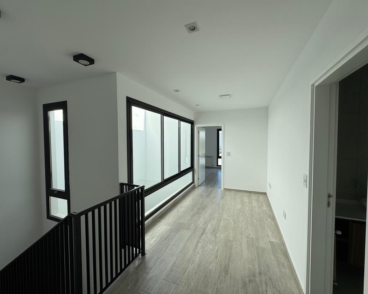 Imperdible Duplex en Barrio Privado Distrito Sur 1