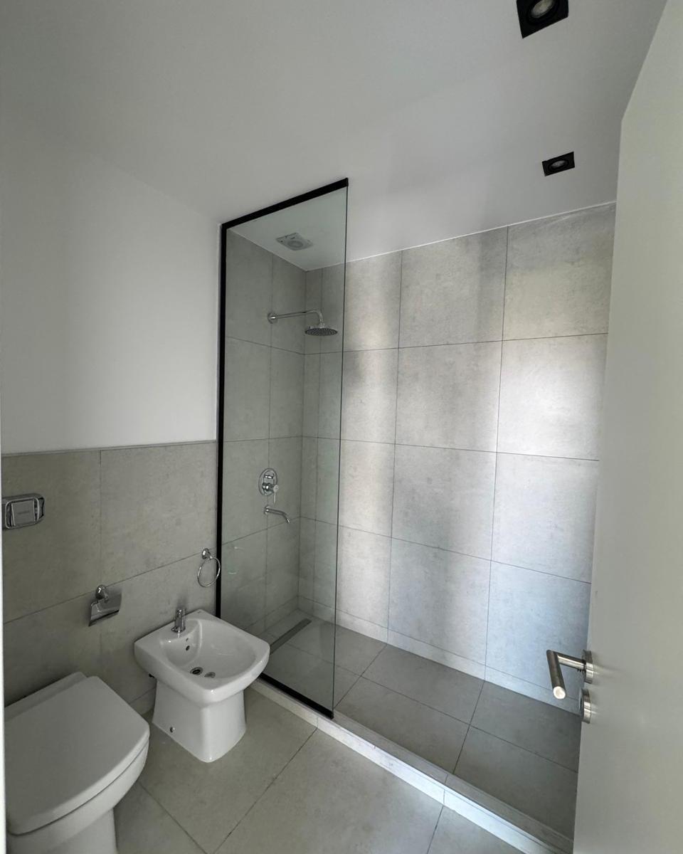 Imperdible Duplex en Barrio Privado Distrito Sur 3