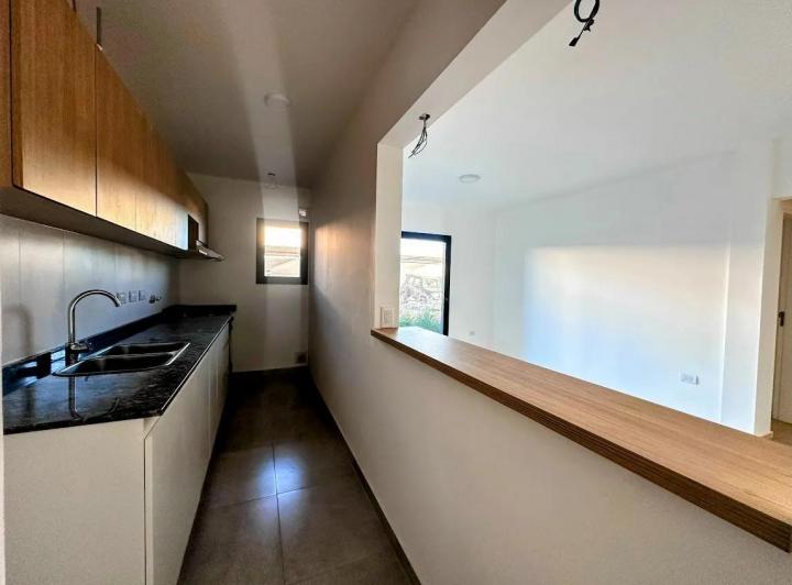 VENTA DE DEPARTAMENTO DE 2 DORMITORIOS - PRADOS DE MANANTIALES 2