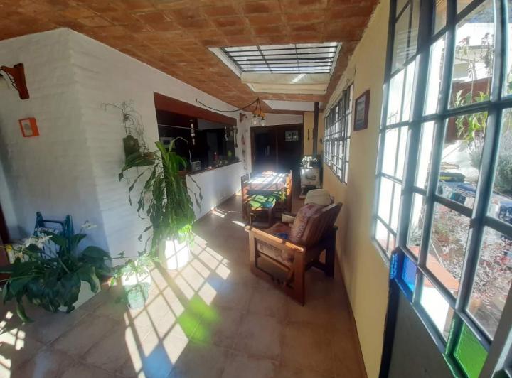CASA EN VENTA  EN MENDIOLAZA 3 DORMITORIOS CON QUINCHO Y PILETA 3