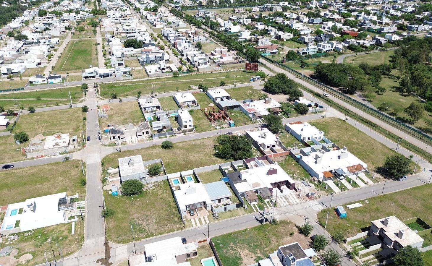Lote a la venta en barrio Comarca de Allende