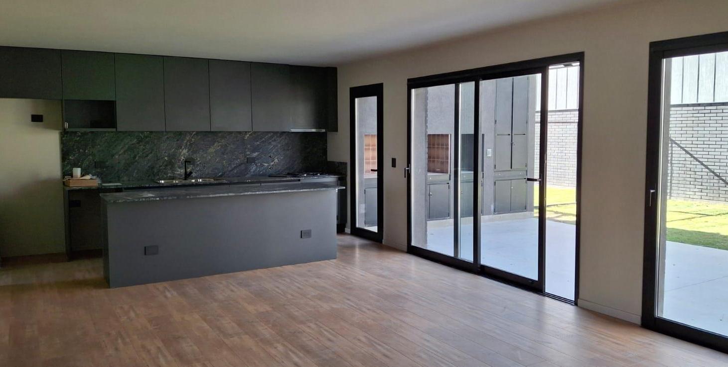 CASA EN VENTA NUEVO MALAGUEÑO