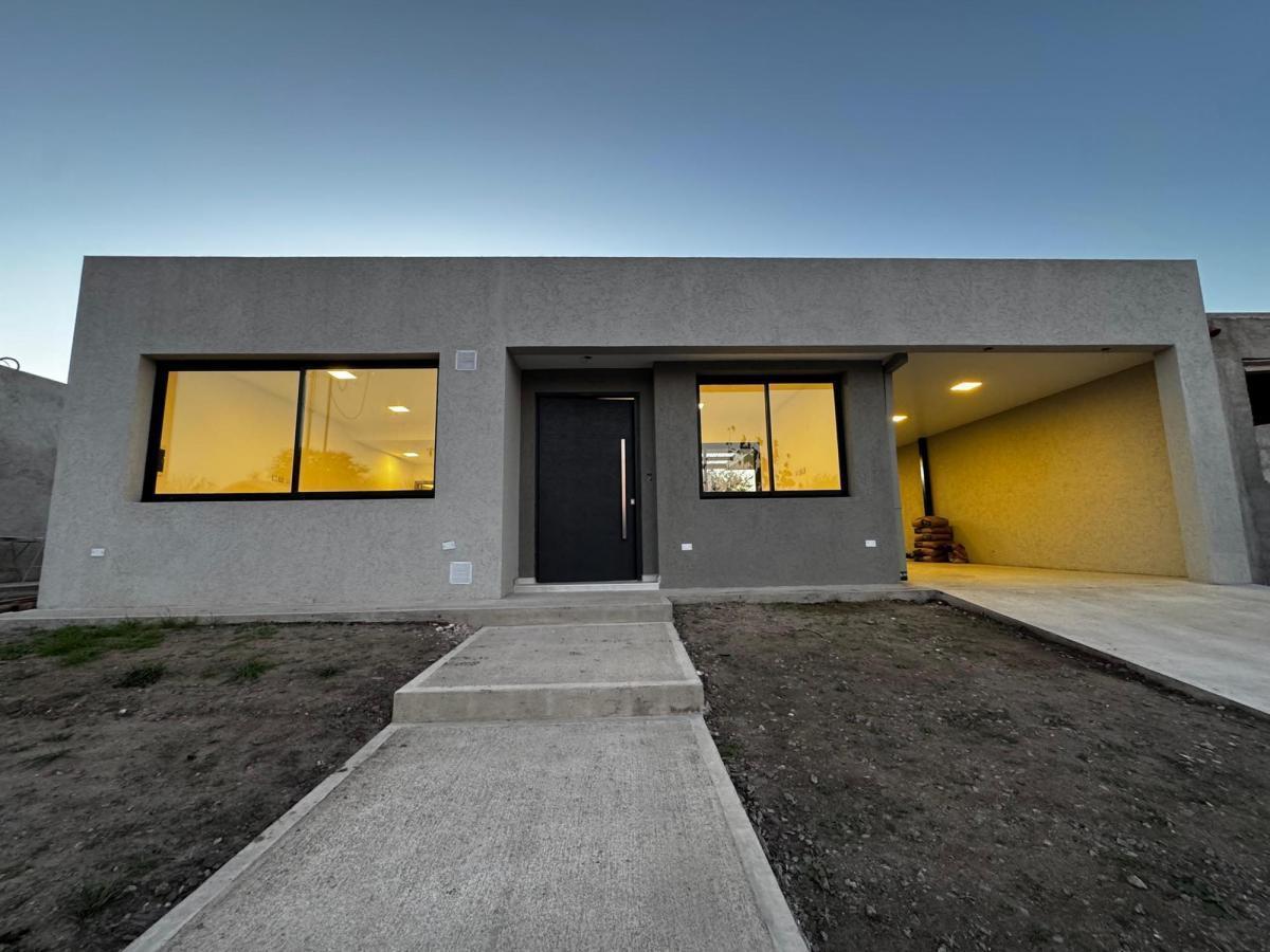 Casa en Venta 3 dormitorios UNA PLANTA Tejas IV
