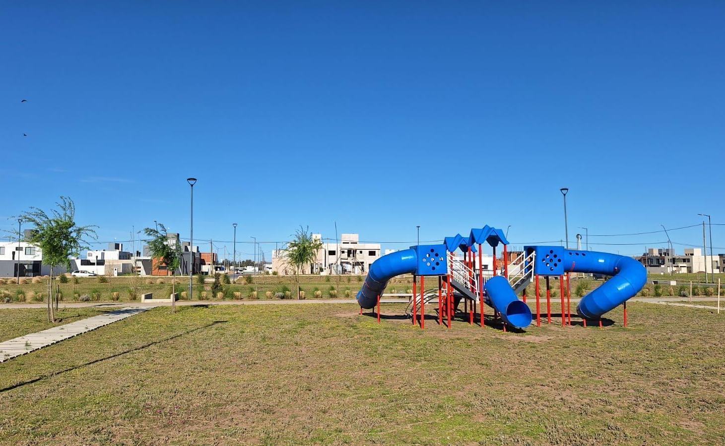 LOTE RESIDENCIAL EN VENTA - PAMPAS DE MANANTIALES