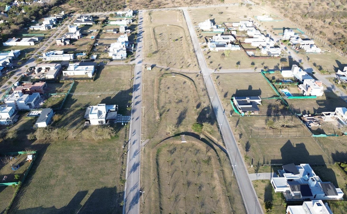 Terreno a la venta en La Cercanía 1.000m2