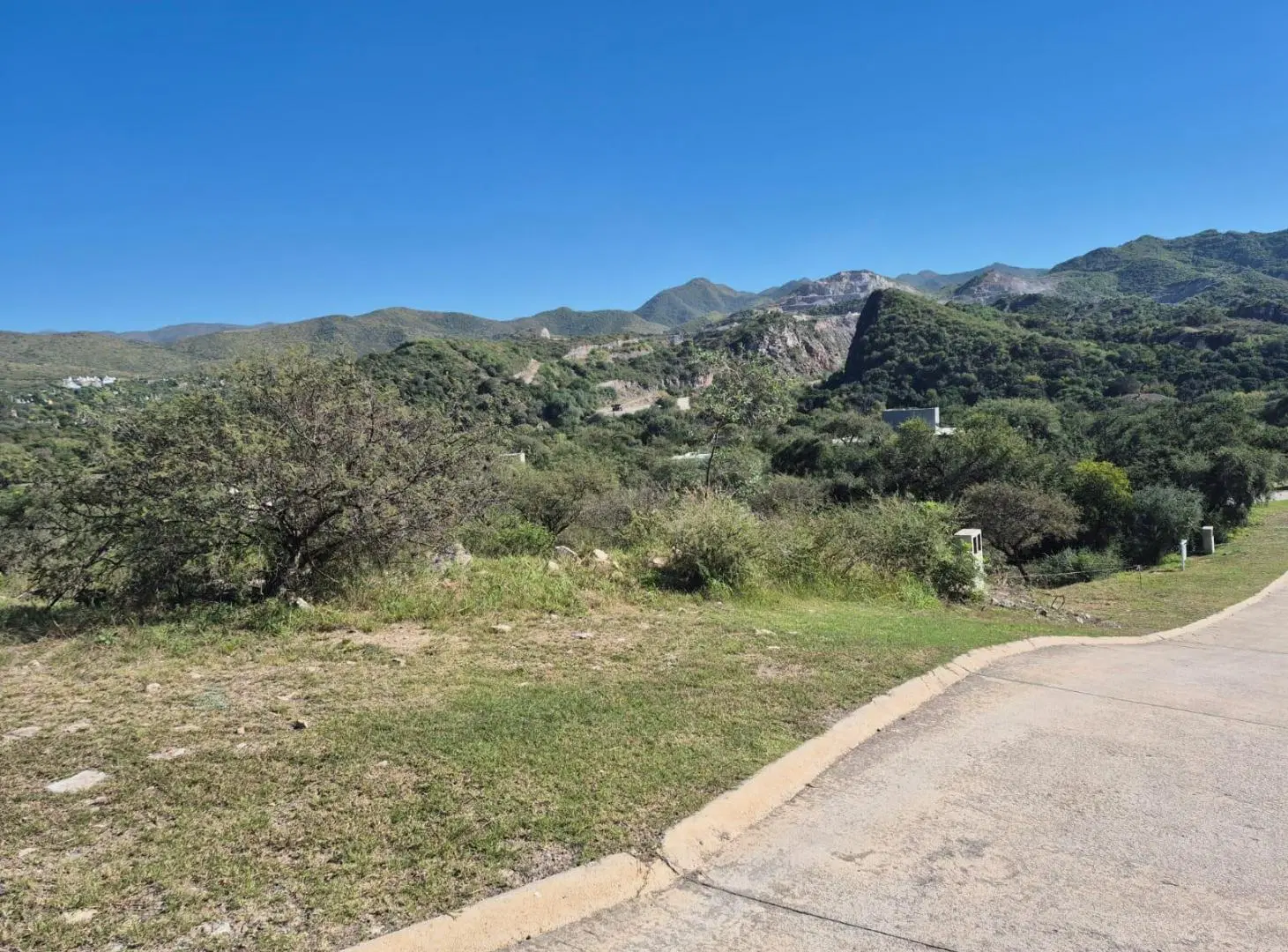 LOTE EN VENTA MAITENES DE LA DESEADA 4