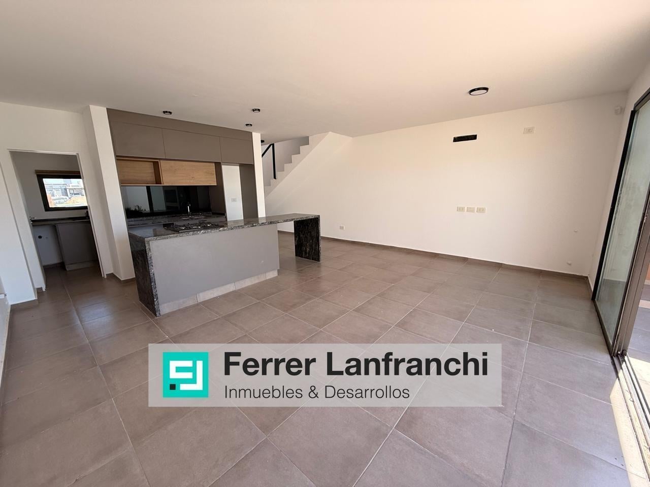 DUPLEX EN VENTA DOCTA AVENIDA