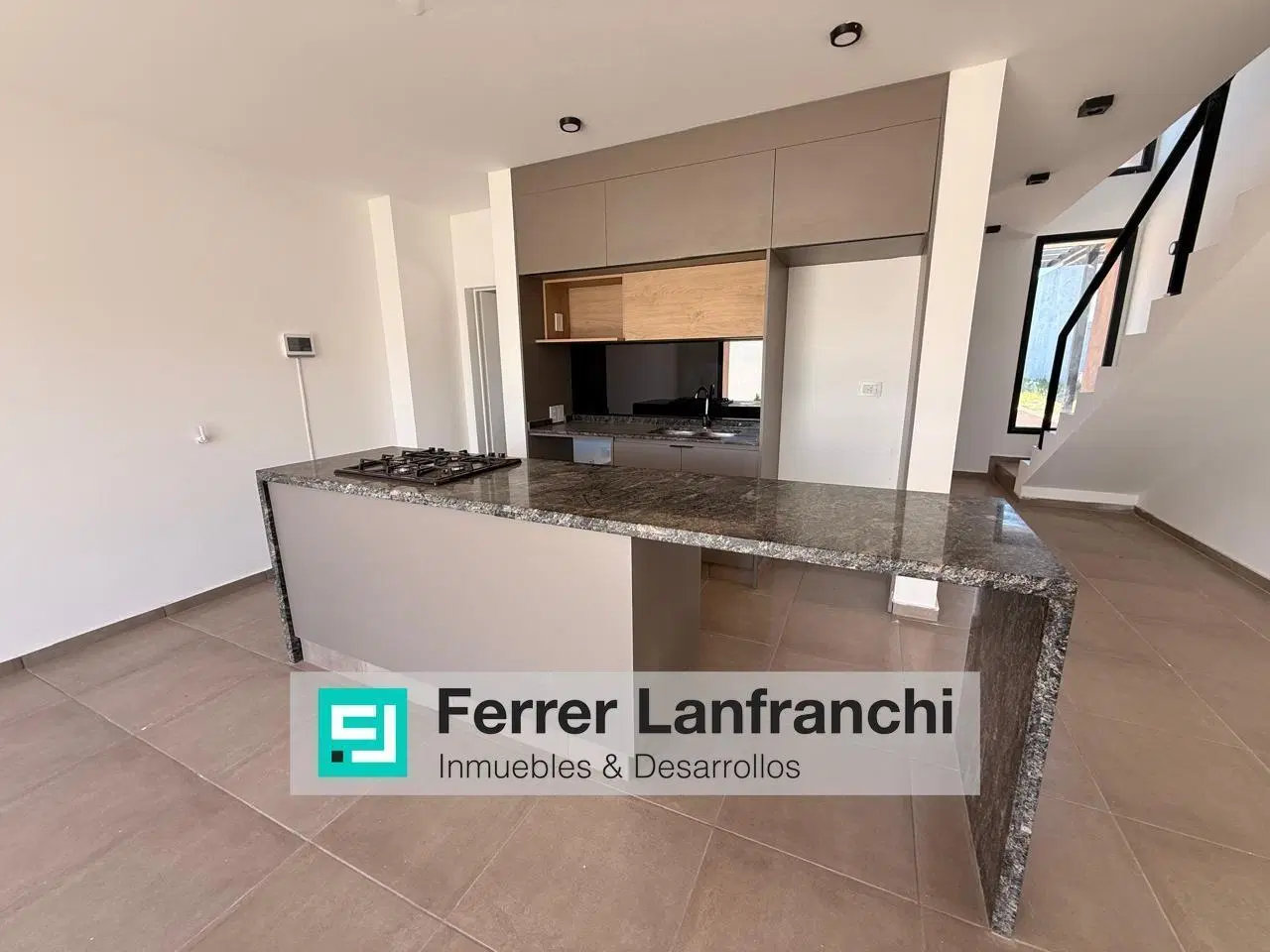 DUPLEX EN VENTA DOCTA AVENIDA 3