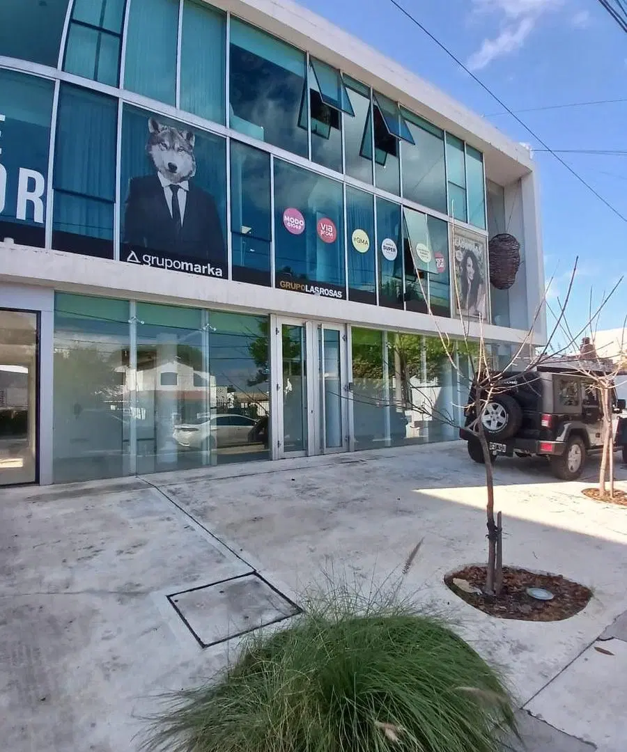 ALQUILER DE EXCEPCIONAL OFICINA EN COMPLEJO 4240 CERRO DE LAS ROSAS 2