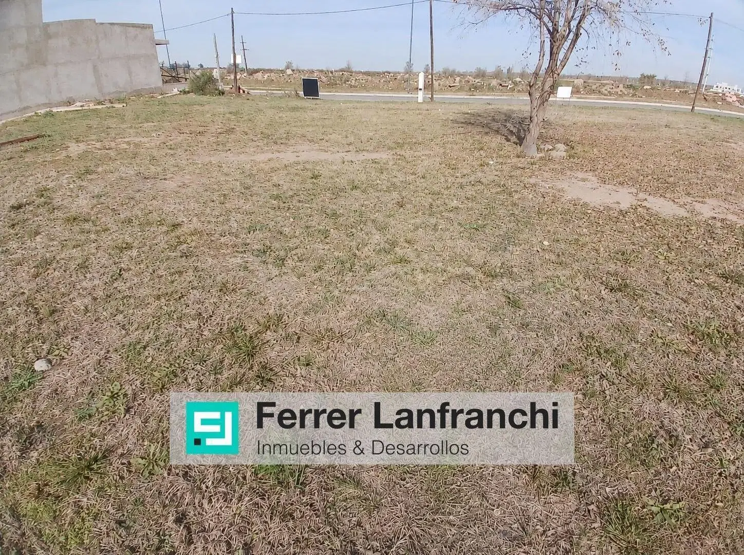 Venta de Lote Apto Comercio en Docta Avenida de 600 m2 3